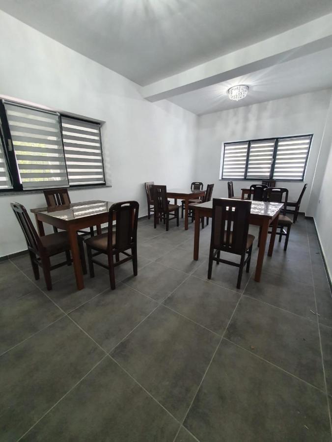 Casa De Vacanta Larisa โนวาชิ-สเตรยนี ภายนอก รูปภาพ