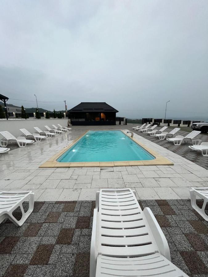 Casa De Vacanta Larisa โนวาชิ-สเตรยนี ภายนอก รูปภาพ