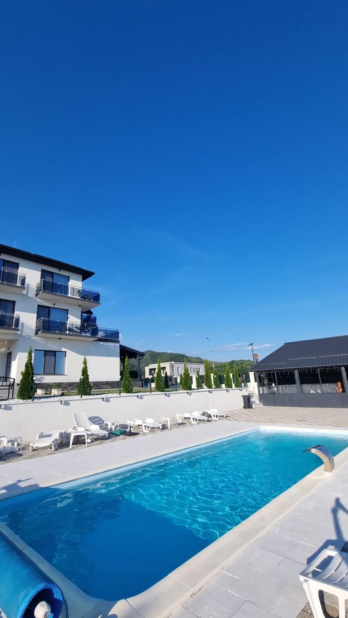Casa De Vacanta Larisa โนวาชิ-สเตรยนี ภายนอก รูปภาพ