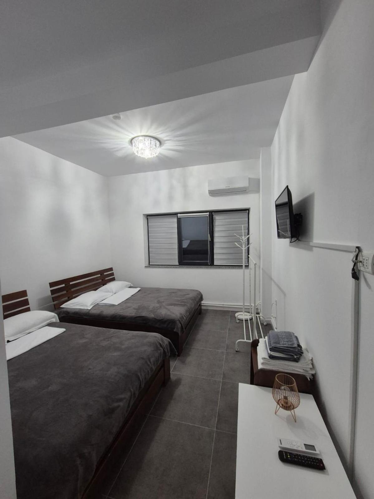 Casa De Vacanta Larisa โนวาชิ-สเตรยนี ภายนอก รูปภาพ