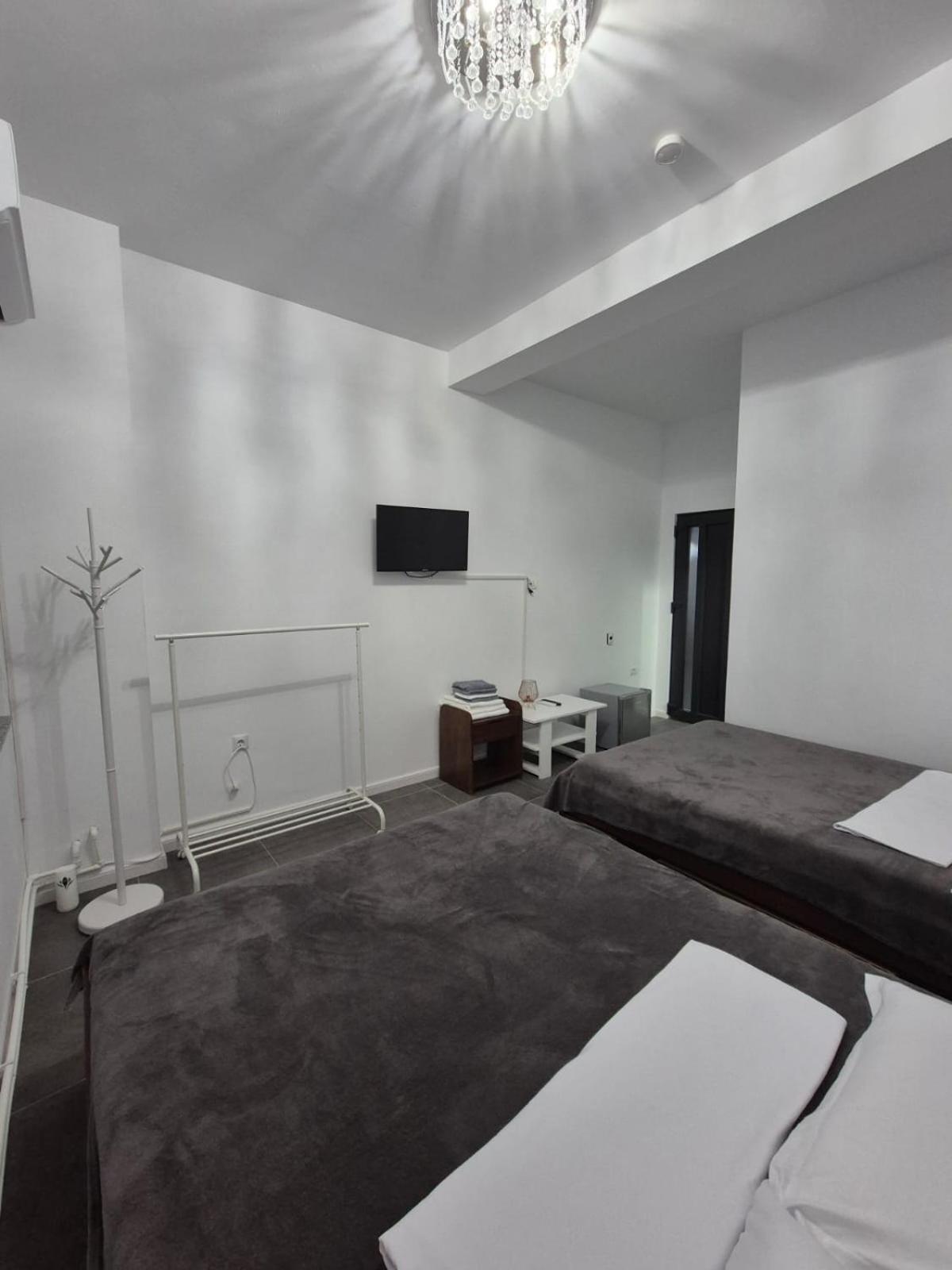 Casa De Vacanta Larisa โนวาชิ-สเตรยนี ภายนอก รูปภาพ